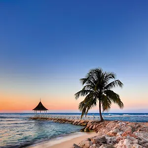 https://half-moon.greaterantilleshotels.net